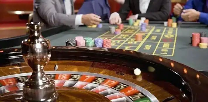 Philippine player browsing 5310 sports betting markets on mobile phone